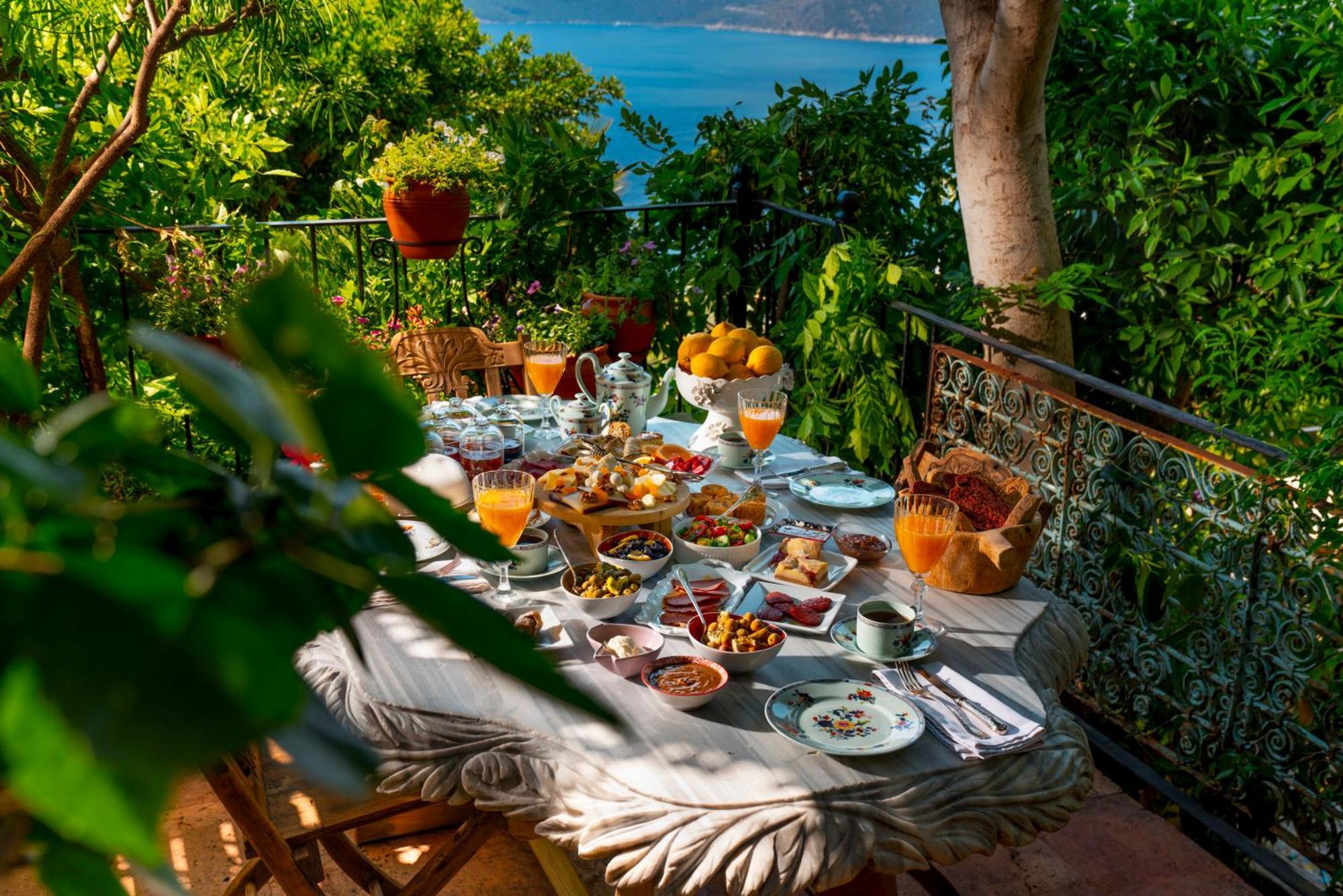 Fidanka Hotel Kalkan Exterior photo